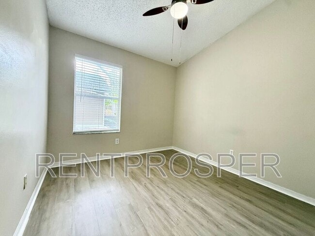 Building Photo - 6010 Scotchwood Glen