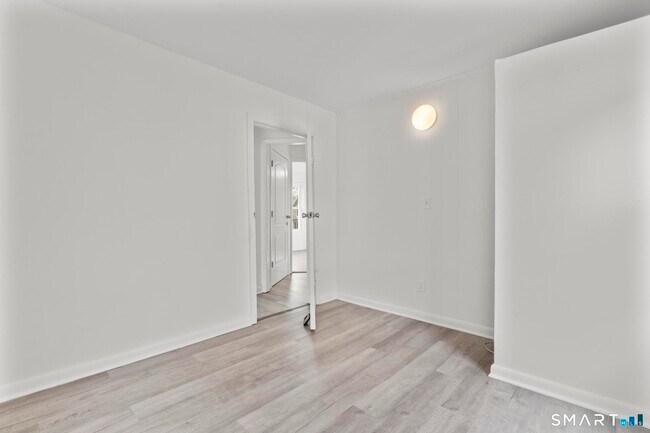 Building Photo - 426 Poplar St