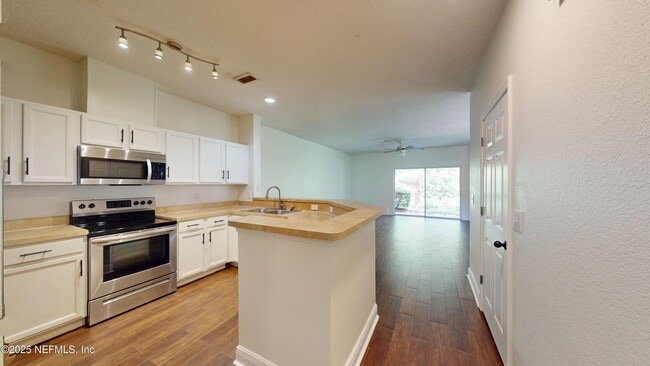 Building Photo - 5663 Greenland Rd