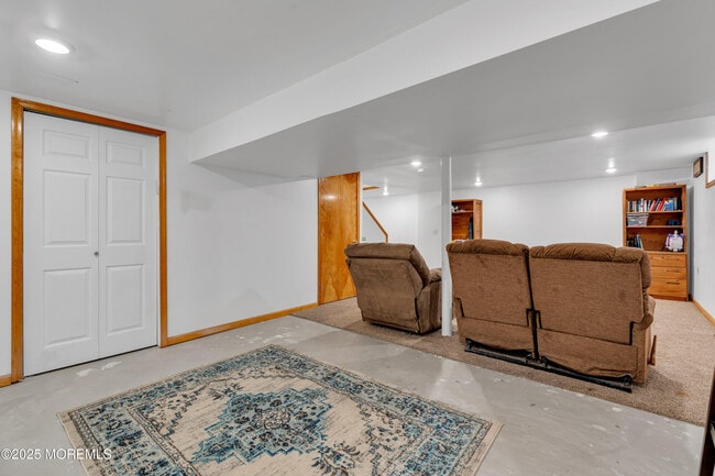 Building Photo - 210 Wingate Ct