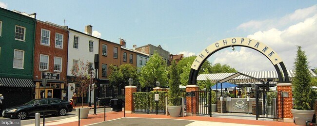 Building Photo - 706 S Bond St