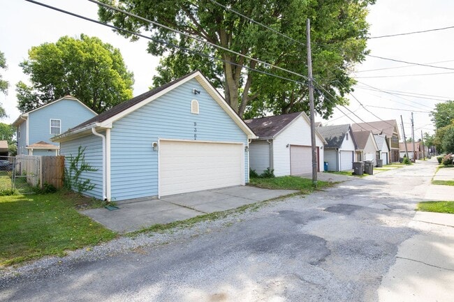Building Photo - 936 Camp St