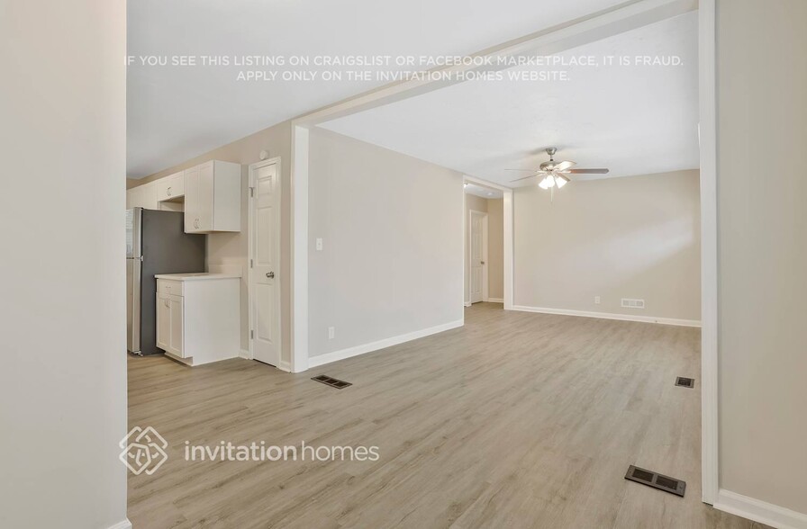 Building Photo - 2038 Rebecca Ln