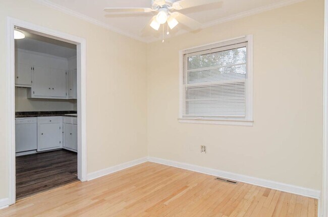 Building Photo - 626 S Kerr Ave
