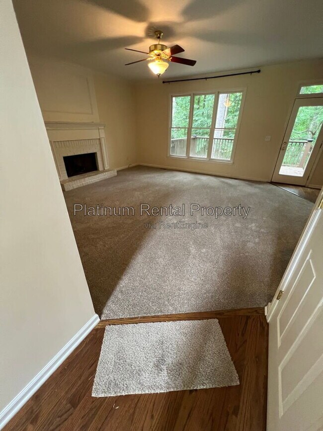 Building Photo - 7115 Red Fox Ln