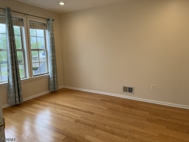 Building Photo - 1704 Bergen Ct