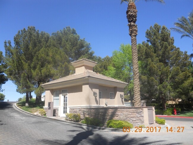 Building Photo - 3639 Water Song Dr