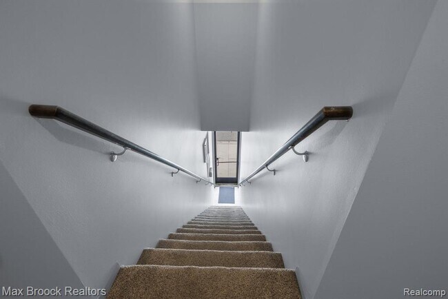 Building Photo - 510 N Main St