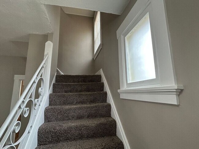 Building Photo - 4131 St Martins Pl