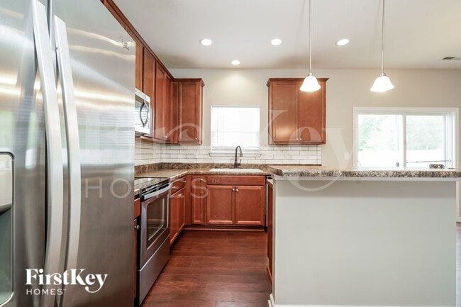 Building Photo - 8858 Hemingway Dr