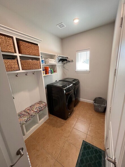 Building Photo - 2301 Noble Pass Ln