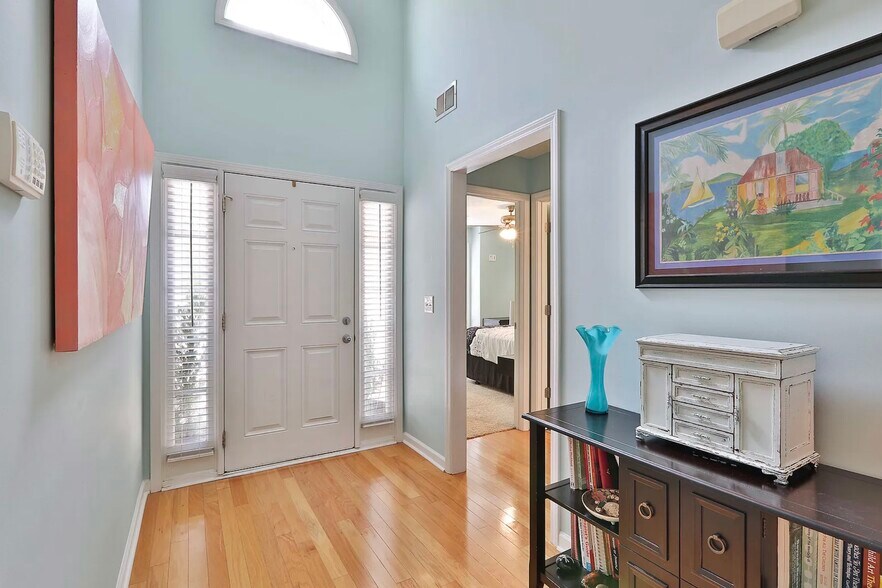 Building Photo - 195 Hunterian Pl