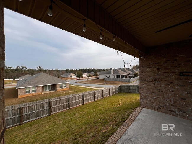 Building Photo - 21616 Gullfoss St
