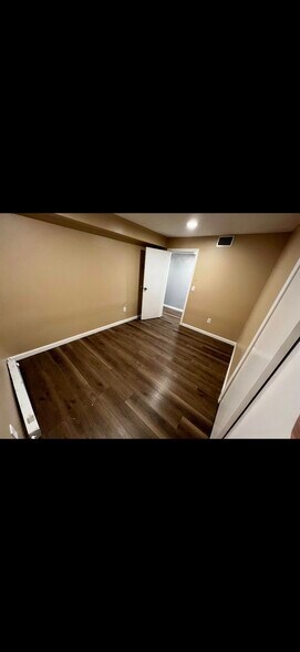 Building Photo - 6 1/2 Floyd Rd