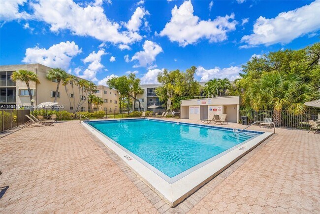 Building Photo - 8005 SW 107th Ave