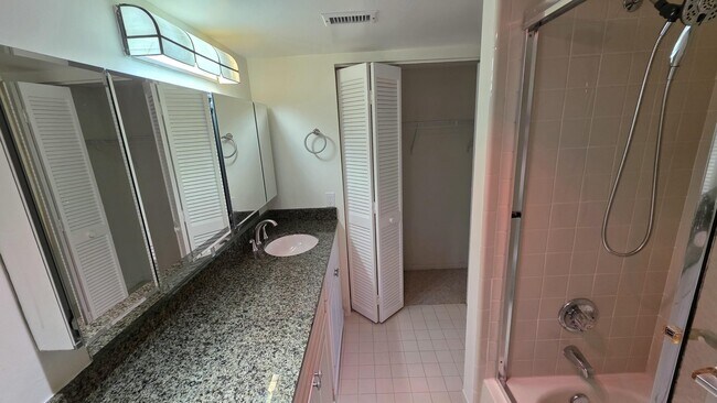 Building Photo - 23305 Barwood Ln N