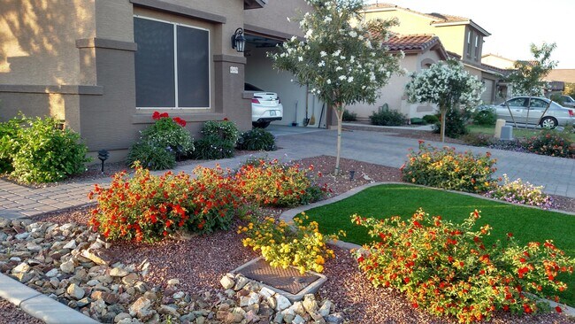 Building Photo - 41439 Ebony St