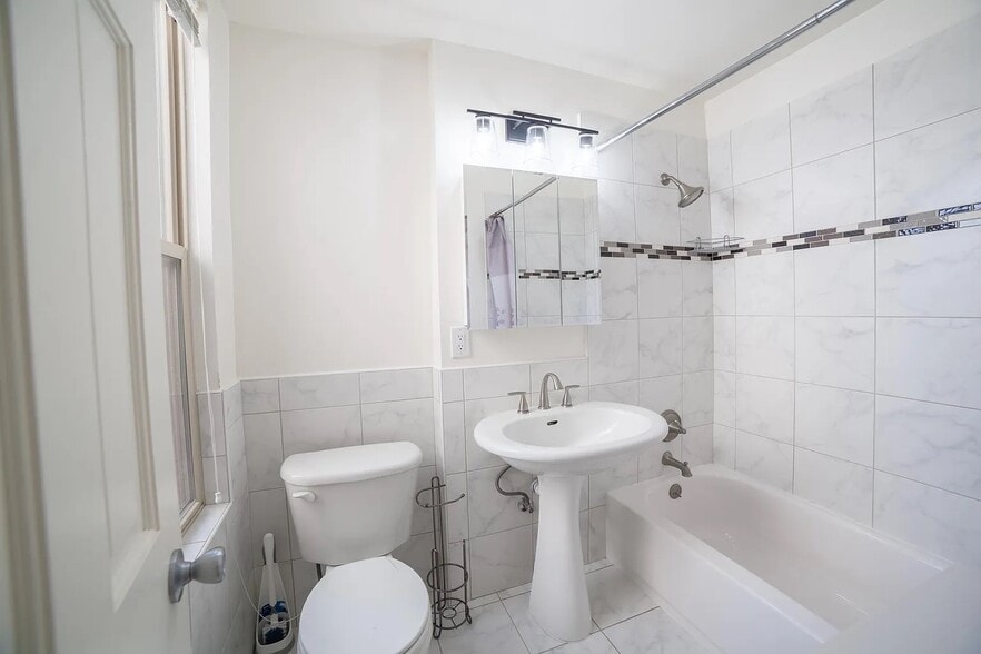 Building Photo - 1454 N Pennsylvania St