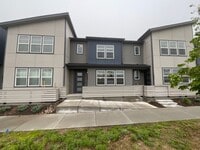 Building Photo - 3 Bedroom Townhome Available Near Voyager ...