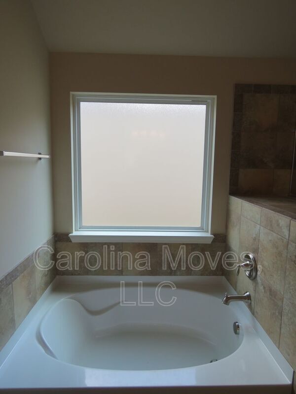 Building Photo - 163 Heatherwood Ln