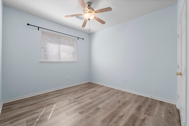 Building Photo - 167 N Whistlers Bend Cir