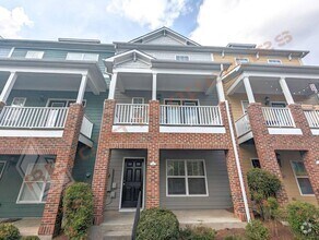 Building Photo - Great Location 3 Story 3 Bedroom, 3.5 Bath...