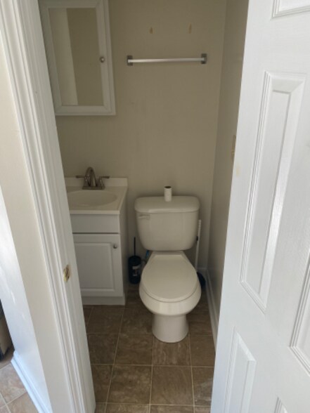 Building Photo - 222 Bowie St