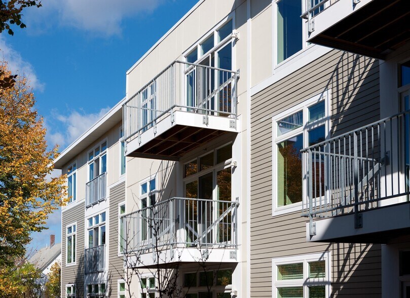 Primary Photo - 7 Cameron St