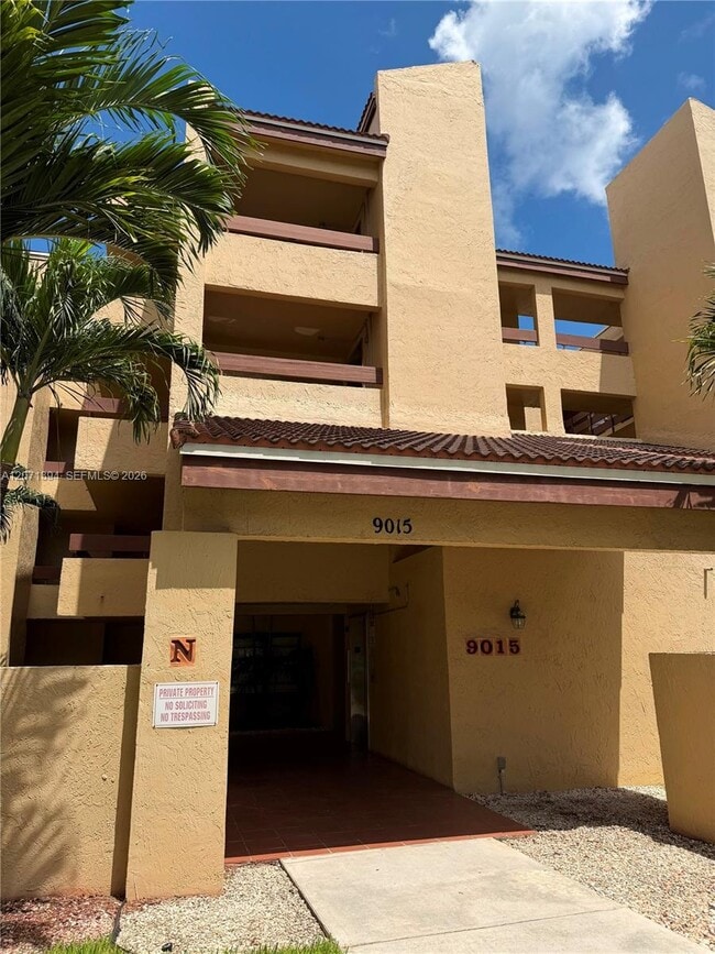 Building Photo - 9015 SW 125th Ave
