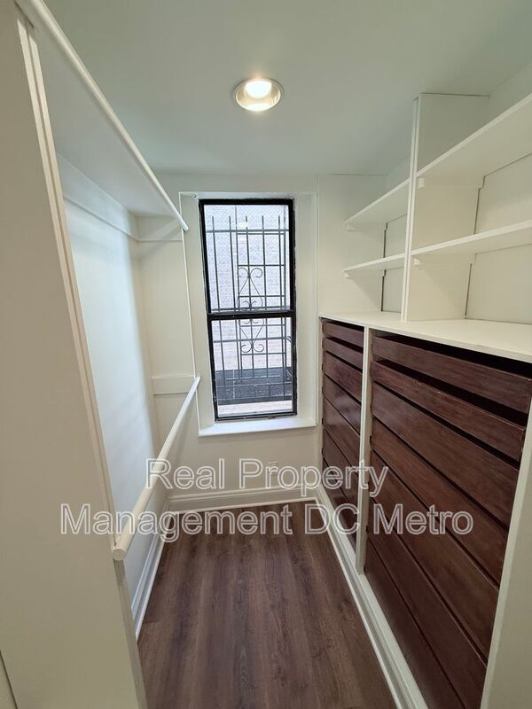 Building Photo - 1316 New Hampshire Ave NW