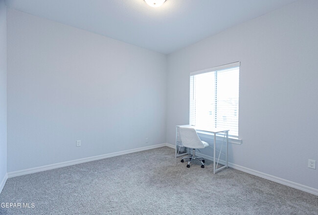 Building Photo - 546 Spanish Oak Dr