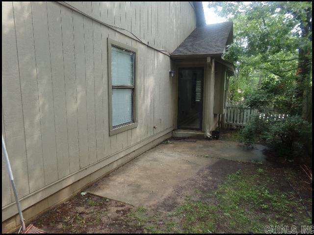 Building Photo - 1702 Calgary Trail