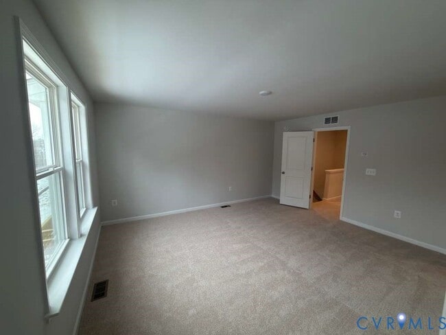 Building Photo - 449 Burden Dr