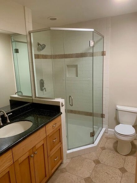 Building Photo - 2026 Petaluma Ave