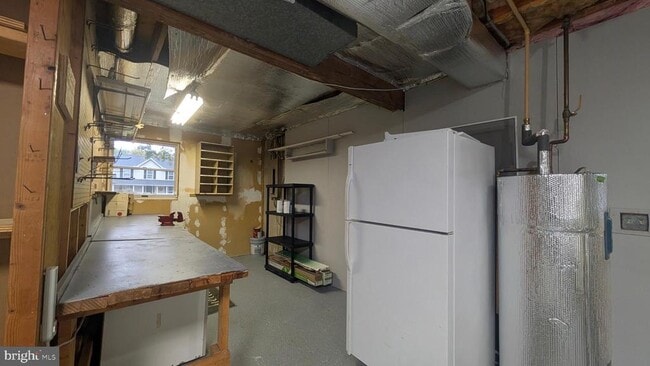 Building Photo - 922 Petinot Pl