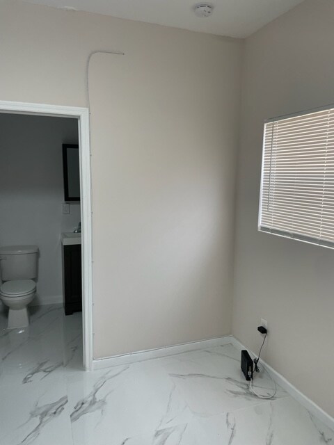 Building Photo - 1020 N 18th Ct