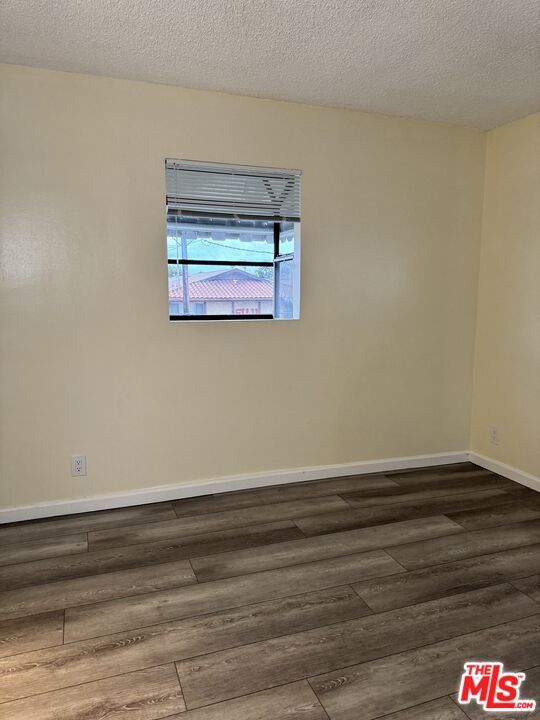 Building Photo - 543 Evergreen St