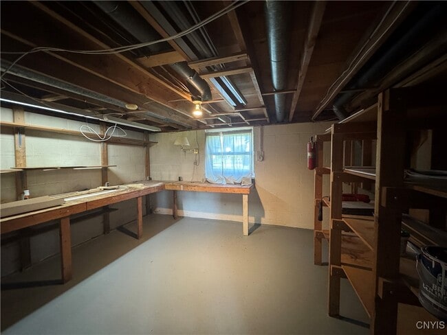 Building Photo - 7870 Oneida Trail