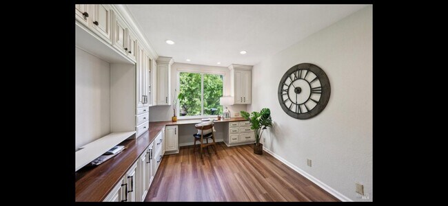Building Photo - 52 Woodleaf Ct
