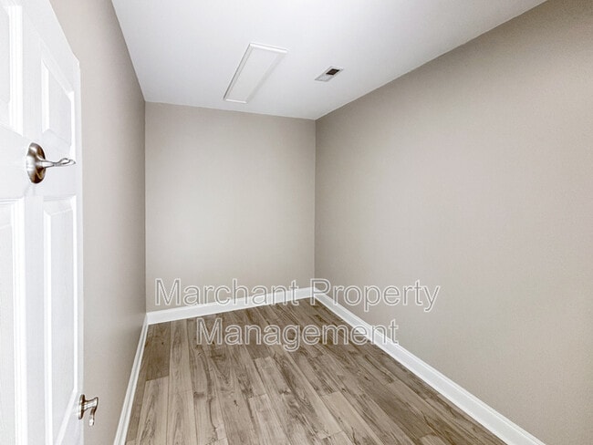 Building Photo - 317 Hunter Rd