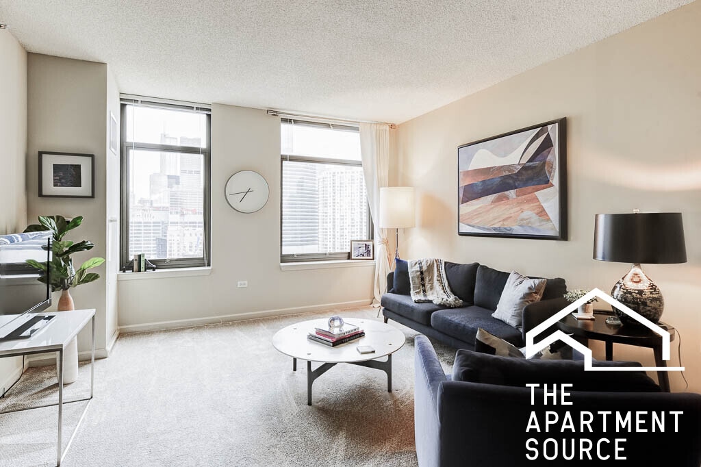 Building Photo - 353 N Desplaines St