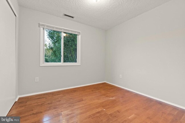 Building Photo - 902 Aspen Dr