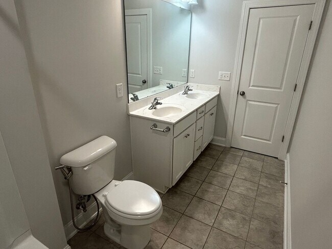 Building Photo - 3 Bed | 2.5 Bath House in Holly Springs