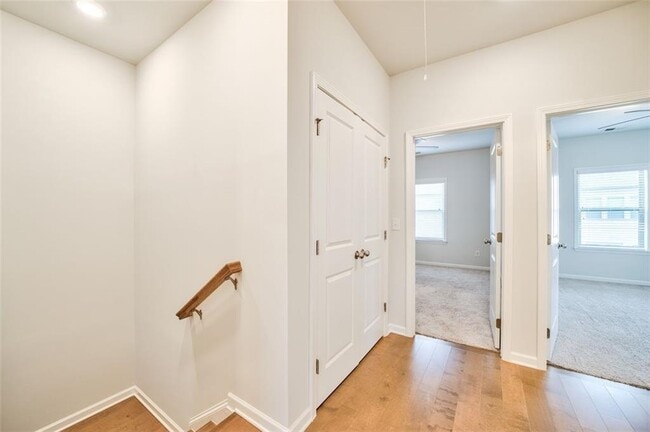 Building Photo - 2510 Great Silver Fir Aly