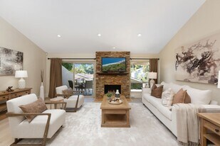 Building Photo - 2085 Caminito San Nicholas
