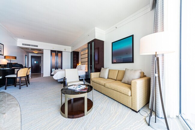 Building Photo - 12 Collins Ave