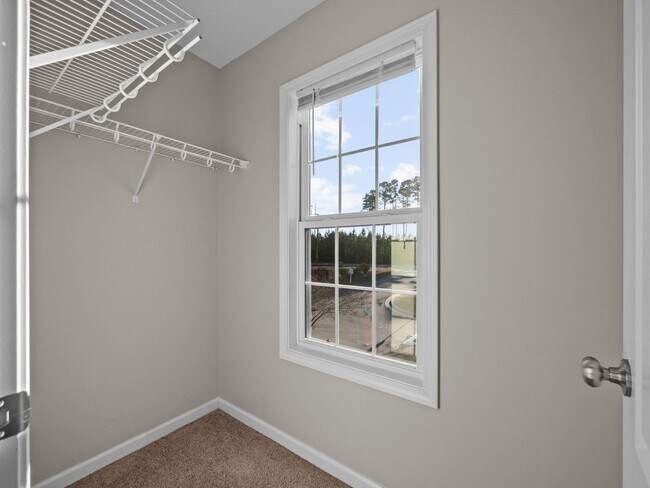 Building Photo - Welcome to the Burroughs!