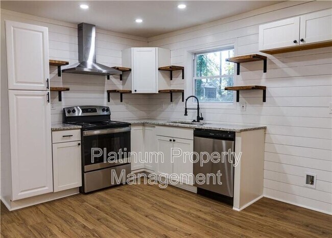 Building Photo - 1955 Maple Dr NW