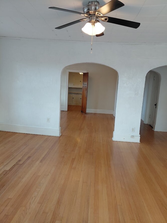 Building Photo - 4552 W Wells St