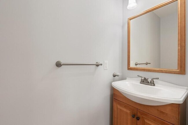 Building Photo - 4 bedroom in Boston MA 02134